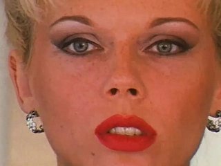 Whores - (Full Photograph - Versione originale)