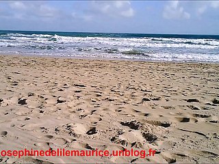 Josephine dari Pulau Mauritius : Kencing di Respectfully d'Agde pada musim sejuk