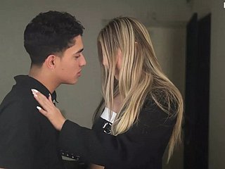 Tôi gặp bạn học cũ và chúng tôi quan hệ tình dục một cách say đắm - Niputanisantaclub