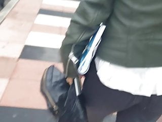 公共2でセクシーな女の子のスペルマ