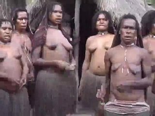 Африканские женщины топлесс